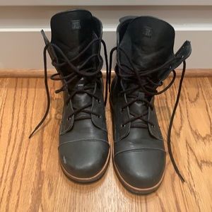 Used Roam leather boots from Aspen